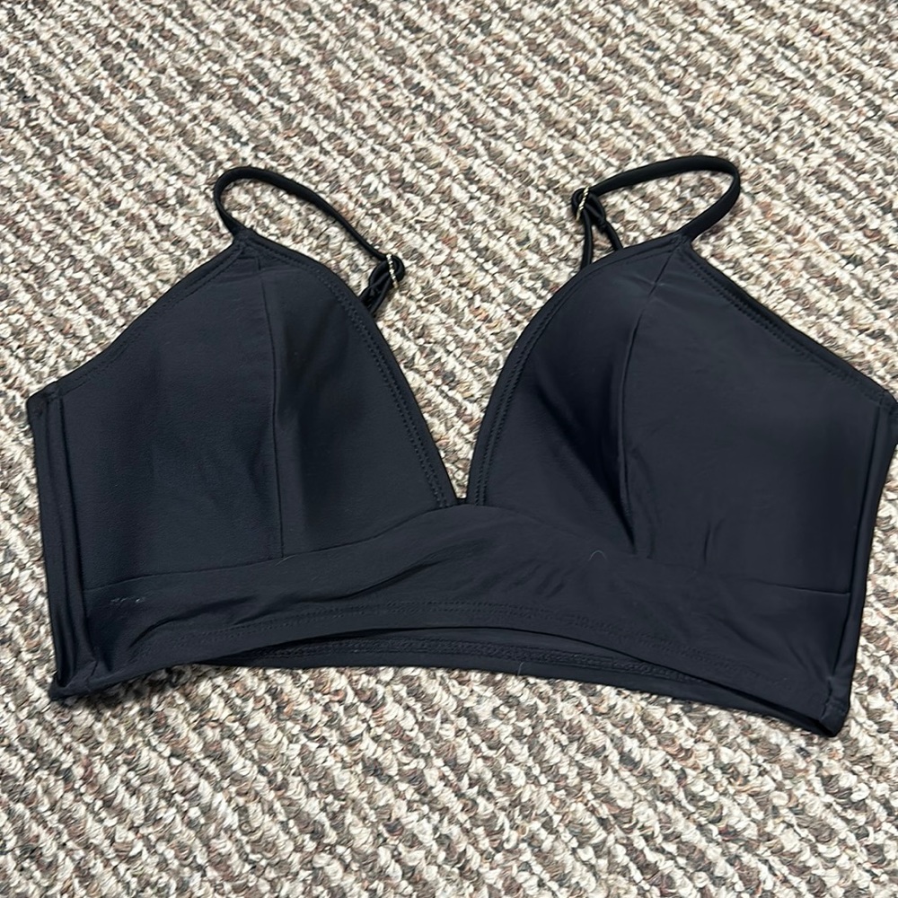 Size small black swim top